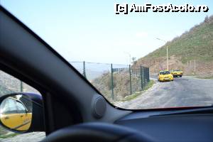 [P29] Dupa ce ati ajuns in drumul vechi, pe un astfel de drum aveti de urcat vreo 5 km pana la Acropola. Drumul inconjoara dealul. E loc suficient pentru 2 masini.  » foto by TraianS
 - 
<span class="allrVoted glyphicon glyphicon-heart hidden" id="av504605"></span>
<a class="m-l-10 hidden" id="sv504605" onclick="voting_Foto_DelVot(,504605,4030)" role="button">șterge vot <span class="glyphicon glyphicon-remove"></span></a>
<a id="v9504605" class=" c-red"  onclick="voting_Foto_SetVot(504605)" role="button"><span class="glyphicon glyphicon-heart-empty"></span> <b>LIKE</b> = Votează poza</a> <img class="hidden"  id="f504605W9" src="/imagini/loader.gif" border="0" /><span class="AjErrMes hidden" id="e504605ErM"></span>
