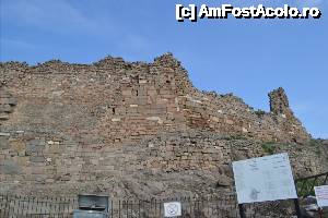 [P35] Zidurile de aparare ale orasului. Se vede ca au fost daramate si reconstruite de multe ori. Acropola.  » foto by TraianS
 - 
<span class="allrVoted glyphicon glyphicon-heart hidden" id="av504612"></span>
<a class="m-l-10 hidden" id="sv504612" onclick="voting_Foto_DelVot(,504612,4030)" role="button">șterge vot <span class="glyphicon glyphicon-remove"></span></a>
<a id="v9504612" class=" c-red"  onclick="voting_Foto_SetVot(504612)" role="button"><span class="glyphicon glyphicon-heart-empty"></span> <b>LIKE</b> = Votează poza</a> <img class="hidden"  id="f504612W9" src="/imagini/loader.gif" border="0" /><span class="AjErrMes hidden" id="e504612ErM"></span>