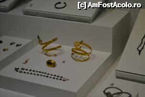 [P56] Bratari de aur in forma de serpi. Muzeul Bergama.  » foto by TraianS
 - 
<span class="allrVoted glyphicon glyphicon-heart hidden" id="av504633"></span>
<a class="m-l-10 hidden" id="sv504633" onclick="voting_Foto_DelVot(,504633,4030)" role="button">șterge vot <span class="glyphicon glyphicon-remove"></span></a>
<a id="v9504633" class=" c-red"  onclick="voting_Foto_SetVot(504633)" role="button"><span class="glyphicon glyphicon-heart-empty"></span> <b>LIKE</b> = Votează poza</a> <img class="hidden"  id="f504633W9" src="/imagini/loader.gif" border="0" /><span class="AjErrMes hidden" id="e504633ErM"></span>