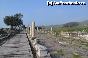 [P07] Via Tecta (Drumul Sfant), care conecta Asklepionul de Acropola. Pe fiecare parte isi aveau magazinele fel de fel de comercianti specializati in 'medicinale'. » foto by TraianS
 - 
<span class="allrVoted glyphicon glyphicon-heart hidden" id="av504551"></span>
<a class="m-l-10 hidden" id="sv504551" onclick="voting_Foto_DelVot(,504551,4030)" role="button">șterge vot <span class="glyphicon glyphicon-remove"></span></a>
<a id="v9504551" class=" c-red"  onclick="voting_Foto_SetVot(504551)" role="button"><span class="glyphicon glyphicon-heart-empty"></span> <b>LIKE</b> = Votează poza</a> <img class="hidden"  id="f504551W9" src="/imagini/loader.gif" border="0" /><span class="AjErrMes hidden" id="e504551ErM"></span>