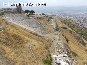 [P12] De la Templul lui Traian: teatrul, Templul Atenei stânga sus, Templul lui Dionysos, jos, în dreapta, priveliştea asupra oraşului, peste deal » foto by irinad
 - 
<span class="allrVoted glyphicon glyphicon-heart hidden" id="av1029314"></span>
<a class="m-l-10 hidden" id="sv1029314" onclick="voting_Foto_DelVot(,1029314,4030)" role="button">șterge vot <span class="glyphicon glyphicon-remove"></span></a>
<a id="v91029314" class=" c-red"  onclick="voting_Foto_SetVot(1029314)" role="button"><span class="glyphicon glyphicon-heart-empty"></span> <b>LIKE</b> = Votează poza</a> <img class="hidden"  id="f1029314W9" src="/imagini/loader.gif" border="0" /><span class="AjErrMes hidden" id="e1029314ErM"></span>