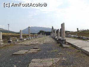 [P28] Asklepion: Via Tecta, în spate se întrezăreşte acropolisul cu Templul lui Traian » foto by irinad
 - 
<span class="allrVoted glyphicon glyphicon-heart hidden" id="av1029330"></span>
<a class="m-l-10 hidden" id="sv1029330" onclick="voting_Foto_DelVot(,1029330,4030)" role="button">șterge vot <span class="glyphicon glyphicon-remove"></span></a>
<a id="v91029330" class=" c-red"  onclick="voting_Foto_SetVot(1029330)" role="button"><span class="glyphicon glyphicon-heart-empty"></span> <b>LIKE</b> = Votează poza</a> <img class="hidden"  id="f1029330W9" src="/imagini/loader.gif" border="0" /><span class="AjErrMes hidden" id="e1029330ErM"></span>