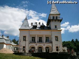 [P22] Castelul Zichy - în dreapta se află unul din cele 12 turnuri, mai exact turnul de observație de unde se putea vedea pană în Ungaria » foto by danoradea
 - 
<span class="allrVoted glyphicon glyphicon-heart hidden" id="av578669"></span>
<a class="m-l-10 hidden" id="sv578669" onclick="voting_Foto_DelVot(,578669,4038)" role="button">șterge vot <span class="glyphicon glyphicon-remove"></span></a>
<a id="v9578669" class=" c-red"  onclick="voting_Foto_SetVot(578669)" role="button"><span class="glyphicon glyphicon-heart-empty"></span> <b>LIKE</b> = Votează poza</a> <img class="hidden"  id="f578669W9" src="/imagini/loader.gif" border="0" /><span class="AjErrMes hidden" id="e578669ErM"></span>