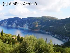 [P21] Vedere spre extremitatea nordică a insulei; jos, în capătul golfului, e plaja Afales, iar la baza versantului, alte plaje accesibile de pe mare » foto by crismis
 - 
<span class="allrVoted glyphicon glyphicon-heart hidden" id="av1271579"></span>
<a class="m-l-10 hidden" id="sv1271579" onclick="voting_Foto_DelVot(,1271579,4061)" role="button">șterge vot <span class="glyphicon glyphicon-remove"></span></a>
<a id="v91271579" class=" c-red"  onclick="voting_Foto_SetVot(1271579)" role="button"><span class="glyphicon glyphicon-heart-empty"></span> <b>LIKE</b> = Votează poza</a> <img class="hidden"  id="f1271579W9" src="/imagini/loader.gif" border="0" /><span class="AjErrMes hidden" id="e1271579ErM"></span>