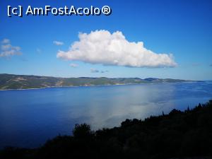 [P06] Coborând spre plaja Ag. Ioannis; dincolo de golf, Kefalonia » foto by crismis
 - 
<span class="allrVoted glyphicon glyphicon-heart hidden" id="av1271564"></span>
<a class="m-l-10 hidden" id="sv1271564" onclick="voting_Foto_DelVot(,1271564,4061)" role="button">șterge vot <span class="glyphicon glyphicon-remove"></span></a>
<a id="v91271564" class=" c-red"  onclick="voting_Foto_SetVot(1271564)" role="button"><span class="glyphicon glyphicon-heart-empty"></span> <b>LIKE</b> = Votează poza</a> <img class="hidden"  id="f1271564W9" src="/imagini/loader.gif" border="0" /><span class="AjErrMes hidden" id="e1271564ErM"></span>