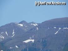 [P06] Vf Omu şi Vf Ocolit, cu zoom maxim de pe Zănoaga.  » foto by abancor
 - 
<span class="allrVoted glyphicon glyphicon-heart hidden" id="av372833"></span>
<a class="m-l-10 hidden" id="sv372833" onclick="voting_Foto_DelVot(,372833,4076)" role="button">șterge vot <span class="glyphicon glyphicon-remove"></span></a>
<a id="v9372833" class=" c-red"  onclick="voting_Foto_SetVot(372833)" role="button"><span class="glyphicon glyphicon-heart-empty"></span> <b>LIKE</b> = Votează poza</a> <img class="hidden"  id="f372833W9" src="/imagini/loader.gif" border="0" /><span class="AjErrMes hidden" id="e372833ErM"></span>