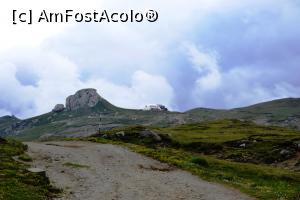 [P02] Drumul spre Crucea Caraiman dar și spre Omu (în fundal clădirea salvamontului)  » foto by AZE
 - 
<span class="allrVoted glyphicon glyphicon-heart hidden" id="av996747"></span>
<a class="m-l-10 hidden" id="sv996747" onclick="voting_Foto_DelVot(,996747,4076)" role="button">șterge vot <span class="glyphicon glyphicon-remove"></span></a>
<a id="v9996747" class=" c-red"  onclick="voting_Foto_SetVot(996747)" role="button"><span class="glyphicon glyphicon-heart-empty"></span> <b>LIKE</b> = Votează poza</a> <img class="hidden"  id="f996747W9" src="/imagini/loader.gif" border="0" /><span class="AjErrMes hidden" id="e996747ErM"></span>