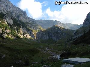 [P12] Seara, admirând zidul Bucegilor (Bucșoiu + Omu) de la Cab. Mălăiești » foto by saxonul
 - 
<span class="allrVoted glyphicon glyphicon-heart hidden" id="av667003"></span>
<a class="m-l-10 hidden" id="sv667003" onclick="voting_Foto_DelVot(,667003,4076)" role="button">șterge vot <span class="glyphicon glyphicon-remove"></span></a>
<a id="v9667003" class=" c-red"  onclick="voting_Foto_SetVot(667003)" role="button"><span class="glyphicon glyphicon-heart-empty"></span> <b>LIKE</b> = Votează poza</a> <img class="hidden"  id="f667003W9" src="/imagini/loader.gif" border="0" /><span class="AjErrMes hidden" id="e667003ErM"></span>