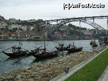[P06] Porto si raul Douro in fata cramei Sandeman. » foto by iulianic
 - 
<span class="allrVoted glyphicon glyphicon-heart hidden" id="av225737"></span>
<a class="m-l-10 hidden" id="sv225737" onclick="voting_Foto_DelVot(,225737,4082)" role="button">șterge vot <span class="glyphicon glyphicon-remove"></span></a>
<a id="v9225737" class=" c-red"  onclick="voting_Foto_SetVot(225737)" role="button"><span class="glyphicon glyphicon-heart-empty"></span> <b>LIKE</b> = Votează poza</a> <img class="hidden"  id="f225737W9" src="/imagini/loader.gif" border="0" /><span class="AjErrMes hidden" id="e225737ErM"></span>