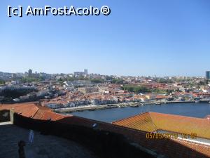 [P31] Din faţa catedralei, vedere spre Douro şi Nova Gaia.  » foto by elviramvio
 - 
<span class="allrVoted glyphicon glyphicon-heart hidden" id="av981473"></span>
<a class="m-l-10 hidden" id="sv981473" onclick="voting_Foto_DelVot(,981473,4082)" role="button">șterge vot <span class="glyphicon glyphicon-remove"></span></a>
<a id="v9981473" class=" c-red"  onclick="voting_Foto_SetVot(981473)" role="button"><span class="glyphicon glyphicon-heart-empty"></span> <b>LIKE</b> = Votează poza</a> <img class="hidden"  id="f981473W9" src="/imagini/loader.gif" border="0" /><span class="AjErrMes hidden" id="e981473ErM"></span>