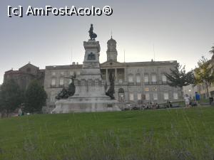 [P08] <strong>Praça do Infante - statuia lui Henric Navigatorul și in spate Palacio da Bolsa</strong> » foto by Mika
 - 
<span class="allrVoted glyphicon glyphicon-heart hidden" id="av1162067"></span>
<a class="m-l-10 hidden" id="sv1162067" onclick="voting_Foto_DelVot(,1162067,4082)" role="button">șterge vot <span class="glyphicon glyphicon-remove"></span></a>
<a id="v91162067" class=" c-red"  onclick="voting_Foto_SetVot(1162067)" role="button"><span class="glyphicon glyphicon-heart-empty"></span> <b>LIKE</b> = Votează poza</a> <img class="hidden"  id="f1162067W9" src="/imagini/loader.gif" border="0" /><span class="AjErrMes hidden" id="e1162067ErM"></span>
