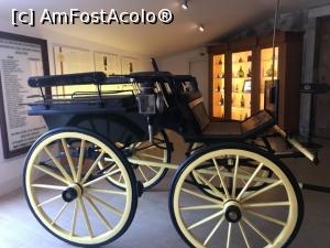 [P16] Trăsură aparținând unuia dintre  membrii familiei deținătare a Cramelor Taylor's » foto by Mika
 - 
<span class="allrVoted glyphicon glyphicon-heart hidden" id="av1162824"></span>
<a class="m-l-10 hidden" id="sv1162824" onclick="voting_Foto_DelVot(,1162824,4082)" role="button">șterge vot <span class="glyphicon glyphicon-remove"></span></a>
<a id="v91162824" class=" c-red"  onclick="voting_Foto_SetVot(1162824)" role="button"><span class="glyphicon glyphicon-heart-empty"></span> <b>LIKE</b> = Votează poza</a> <img class="hidden"  id="f1162824W9" src="/imagini/loader.gif" border="0" /><span class="AjErrMes hidden" id="e1162824ErM"></span>