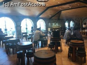 [P37] Sală de degustare și restaurant » foto by Mika
 - 
<span class="allrVoted glyphicon glyphicon-heart hidden" id="av1162845"></span>
<a class="m-l-10 hidden" id="sv1162845" onclick="voting_Foto_DelVot(,1162845,4082)" role="button">șterge vot <span class="glyphicon glyphicon-remove"></span></a>
<a id="v91162845" class=" c-red"  onclick="voting_Foto_SetVot(1162845)" role="button"><span class="glyphicon glyphicon-heart-empty"></span> <b>LIKE</b> = Votează poza</a> <img class="hidden"  id="f1162845W9" src="/imagini/loader.gif" border="0" /><span class="AjErrMes hidden" id="e1162845ErM"></span>
