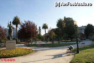 [P10] Praça da Républica. În stânga, statuia 'Républica'.  » foto by Costi
 - 
<span class="allrVoted glyphicon glyphicon-heart hidden" id="av414673"></span>
<a class="m-l-10 hidden" id="sv414673" onclick="voting_Foto_DelVot(,414673,4082)" role="button">șterge vot <span class="glyphicon glyphicon-remove"></span></a>
<a id="v9414673" class=" c-red"  onclick="voting_Foto_SetVot(414673)" role="button"><span class="glyphicon glyphicon-heart-empty"></span> <b>LIKE</b> = Votează poza</a> <img class="hidden"  id="f414673W9" src="/imagini/loader.gif" border="0" /><span class="AjErrMes hidden" id="e414673ErM"></span>