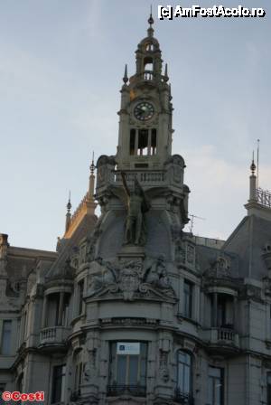 [P23] Detaliu de pe faţada Băncii Espírito Santo, din Praça da Liberdade.  » foto by Costi
 - 
<span class="allrVoted glyphicon glyphicon-heart hidden" id="av414693"></span>
<a class="m-l-10 hidden" id="sv414693" onclick="voting_Foto_DelVot(,414693,4082)" role="button">șterge vot <span class="glyphicon glyphicon-remove"></span></a>
<a id="v9414693" class=" c-red"  onclick="voting_Foto_SetVot(414693)" role="button"><span class="glyphicon glyphicon-heart-empty"></span> <b>LIKE</b> = Votează poza</a> <img class="hidden"  id="f414693W9" src="/imagini/loader.gif" border="0" /><span class="AjErrMes hidden" id="e414693ErM"></span>