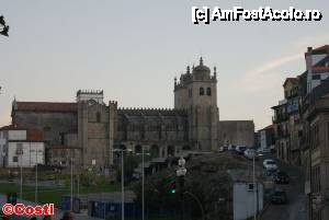 [P38] Sé Catedral do Porto, fotografiată cu teleobiectivul de la intrarea în Estação de São Bento.  » foto by Costi
 - 
<span class="allrVoted glyphicon glyphicon-heart hidden" id="av414717"></span>
<a class="m-l-10 hidden" id="sv414717" onclick="voting_Foto_DelVot(,414717,4082)" role="button">șterge vot <span class="glyphicon glyphicon-remove"></span></a>
<a id="v9414717" class=" c-red"  onclick="voting_Foto_SetVot(414717)" role="button"><span class="glyphicon glyphicon-heart-empty"></span> <b>LIKE</b> = Votează poza</a> <img class="hidden"  id="f414717W9" src="/imagini/loader.gif" border="0" /><span class="AjErrMes hidden" id="e414717ErM"></span>