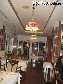 [P01] Restaurantul Marshall  / Sala cu fotografii de actori pe pereti » foto by Michi
 - 
<span class="allrVoted glyphicon glyphicon-heart hidden" id="av386131"></span>
<a class="m-l-10 hidden" id="sv386131" onclick="voting_Foto_DelVot(,386131,4083)" role="button">șterge vot <span class="glyphicon glyphicon-remove"></span></a>
<a id="v9386131" class=" c-red"  onclick="voting_Foto_SetVot(386131)" role="button"><span class="glyphicon glyphicon-heart-empty"></span> <b>LIKE</b> = Votează poza</a> <img class="hidden"  id="f386131W9" src="/imagini/loader.gif" border="0" /><span class="AjErrMes hidden" id="e386131ErM"></span>