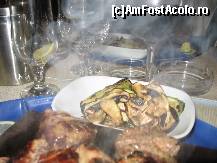 [P09] Restaurantul Marshall  / Odata bucatile taiate cu greu se frigeau in continuare pe tava scotand fum.  » foto by Michi
 - 
<span class="allrVoted glyphicon glyphicon-heart hidden" id="av386139"></span>
<a class="m-l-10 hidden" id="sv386139" onclick="voting_Foto_DelVot(,386139,4083)" role="button">șterge vot <span class="glyphicon glyphicon-remove"></span></a>
<a id="v9386139" class=" c-red"  onclick="voting_Foto_SetVot(386139)" role="button"><span class="glyphicon glyphicon-heart-empty"></span> <b>LIKE</b> = Votează poza</a> <img class="hidden"  id="f386139W9" src="/imagini/loader.gif" border="0" /><span class="AjErrMes hidden" id="e386139ErM"></span>
