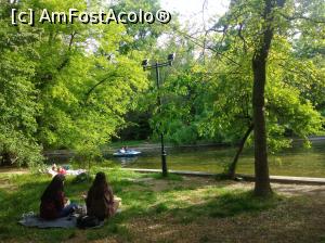 [P35] Minunatul Cișmigiu plin de verdeață, mai 2022, la picnic » foto by Mioritik
 - 
<span class="allrVoted glyphicon glyphicon-heart hidden" id="av1363169"></span>
<a class="m-l-10 hidden" id="sv1363169" onclick="voting_Foto_DelVot(,1363169,4083)" role="button">șterge vot <span class="glyphicon glyphicon-remove"></span></a>
<a id="v91363169" class=" c-red"  onclick="voting_Foto_SetVot(1363169)" role="button"><span class="glyphicon glyphicon-heart-empty"></span> <b>LIKE</b> = Votează poza</a> <img class="hidden"  id="f1363169W9" src="/imagini/loader.gif" border="0" /><span class="AjErrMes hidden" id="e1363169ErM"></span>