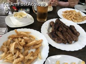 [P10] Burghezul de lângă casă – Bistro Burghez - mici şi cartofi prăjiţi » foto by nicole33
 - 
<span class="allrVoted glyphicon glyphicon-heart hidden" id="av1035105"></span>
<a class="m-l-10 hidden" id="sv1035105" onclick="voting_Foto_DelVot(,1035105,4083)" role="button">șterge vot <span class="glyphicon glyphicon-remove"></span></a>
<a id="v91035105" class=" c-red"  onclick="voting_Foto_SetVot(1035105)" role="button"><span class="glyphicon glyphicon-heart-empty"></span> <b>LIKE</b> = Votează poza</a> <img class="hidden"  id="f1035105W9" src="/imagini/loader.gif" border="0" /><span class="AjErrMes hidden" id="e1035105ErM"></span>