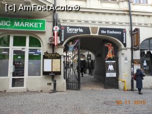 [P01] Hanul cu Tei - Intrarea din Str. Lipscani. Imagine din 2015.  » foto by iulianic
 - 
<span class="allrVoted glyphicon glyphicon-heart hidden" id="av816679"></span>
<a class="m-l-10 hidden" id="sv816679" onclick="voting_Foto_DelVot(,816679,4083)" role="button">șterge vot <span class="glyphicon glyphicon-remove"></span></a>
<a id="v9816679" class=" c-red"  onclick="voting_Foto_SetVot(816679)" role="button"><span class="glyphicon glyphicon-heart-empty"></span> <b>LIKE</b> = Votează poza</a> <img class="hidden"  id="f816679W9" src="/imagini/loader.gif" border="0" /><span class="AjErrMes hidden" id="e816679ErM"></span>