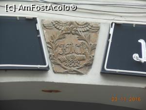 [P08] Hanul cu Tei - Efigia de deasupra porții din Str. Lipscani.  » foto by iulianic
 - 
<span class="allrVoted glyphicon glyphicon-heart hidden" id="av816686"></span>
<a class="m-l-10 hidden" id="sv816686" onclick="voting_Foto_DelVot(,816686,4083)" role="button">șterge vot <span class="glyphicon glyphicon-remove"></span></a>
<a id="v9816686" class=" c-red"  onclick="voting_Foto_SetVot(816686)" role="button"><span class="glyphicon glyphicon-heart-empty"></span> <b>LIKE</b> = Votează poza</a> <img class="hidden"  id="f816686W9" src="/imagini/loader.gif" border="0" /><span class="AjErrMes hidden" id="e816686ErM"></span>