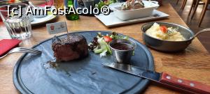 [P11] București, Red Angus Steak House, Red Angus Tenderloin “Dry Aged” Mediu secționat » foto by mprofeanu
 - 
<span class="allrVoted glyphicon glyphicon-heart hidden" id="av1390052"></span>
<a class="m-l-10 hidden" id="sv1390052" onclick="voting_Foto_DelVot(,1390052,4083)" role="button">șterge vot <span class="glyphicon glyphicon-remove"></span></a>
<a id="v91390052" class=" c-red"  onclick="voting_Foto_SetVot(1390052)" role="button"><span class="glyphicon glyphicon-heart-empty"></span> <b>LIKE</b> = Votează poza</a> <img class="hidden"  id="f1390052W9" src="/imagini/loader.gif" border="0" /><span class="AjErrMes hidden" id="e1390052ErM"></span>