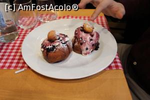 [P18] București, Restaurantul City Grill Covaci, Papanașii buni » foto by mprofeanu
 - 
<span class="allrVoted glyphicon glyphicon-heart hidden" id="av1163062"></span>
<a class="m-l-10 hidden" id="sv1163062" onclick="voting_Foto_DelVot(,1163062,4083)" role="button">șterge vot <span class="glyphicon glyphicon-remove"></span></a>
<a id="v91163062" class=" c-red"  onclick="voting_Foto_SetVot(1163062)" role="button"><span class="glyphicon glyphicon-heart-empty"></span> <b>LIKE</b> = Votează poza</a> <img class="hidden"  id="f1163062W9" src="/imagini/loader.gif" border="0" /><span class="AjErrMes hidden" id="e1163062ErM"></span>