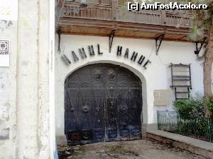 [P02] Hanul lui Manuc - clădire de patrimoniu, monument istoric, intrarea din spate » foto by Dragoș_MD
 - 
<span class="allrVoted glyphicon glyphicon-heart hidden" id="av568100"></span>
<a class="m-l-10 hidden" id="sv568100" onclick="voting_Foto_DelVot(,568100,4083)" role="button">șterge vot <span class="glyphicon glyphicon-remove"></span></a>
<a id="v9568100" class=" c-red"  onclick="voting_Foto_SetVot(568100)" role="button"><span class="glyphicon glyphicon-heart-empty"></span> <b>LIKE</b> = Votează poza</a> <img class="hidden"  id="f568100W9" src="/imagini/loader.gif" border="0" /><span class="AjErrMes hidden" id="e568100ErM"></span>