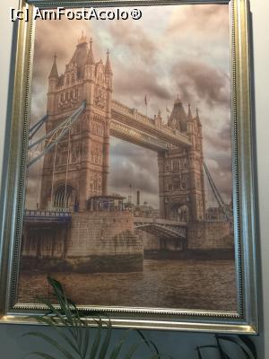 [P24] tablourile de la parter reprezentau imagini din Londra - aici Tower Bridge » foto by Dan&Ema
 - 
<span class="allrVoted glyphicon glyphicon-heart hidden" id="av852740"></span>
<a class="m-l-10 hidden" id="sv852740" onclick="voting_Foto_DelVot(,852740,4083)" role="button">șterge vot <span class="glyphicon glyphicon-remove"></span></a>
<a id="v9852740" class=" c-red"  onclick="voting_Foto_SetVot(852740)" role="button"><span class="glyphicon glyphicon-heart-empty"></span> <b>LIKE</b> = Votează poza</a> <img class="hidden"  id="f852740W9" src="/imagini/loader.gif" border="0" /><span class="AjErrMes hidden" id="e852740ErM"></span>