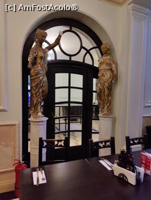 [P19] Hanu' Berarilor Casa Elena Lupescu; interior » foto by crismis
 - 
<span class="allrVoted glyphicon glyphicon-heart hidden" id="av1420577"></span>
<a class="m-l-10 hidden" id="sv1420577" onclick="voting_Foto_DelVot(,1420577,4083)" role="button">șterge vot <span class="glyphicon glyphicon-remove"></span></a>
<a id="v91420577" class=" c-red"  onclick="voting_Foto_SetVot(1420577)" role="button"><span class="glyphicon glyphicon-heart-empty"></span> <b>LIKE</b> = Votează poza</a> <img class="hidden"  id="f1420577W9" src="/imagini/loader.gif" border="0" /><span class="AjErrMes hidden" id="e1420577ErM"></span>
