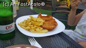 [P17] the eternal schnitzel and fries... » foto by black_mamba
 - 
<span class="allrVoted glyphicon glyphicon-heart hidden" id="av1077681"></span>
<a class="m-l-10 hidden" id="sv1077681" onclick="voting_Foto_DelVot(,1077681,4083)" role="button">șterge vot <span class="glyphicon glyphicon-remove"></span></a>
<a id="v91077681" class=" c-red"  onclick="voting_Foto_SetVot(1077681)" role="button"><span class="glyphicon glyphicon-heart-empty"></span> <b>LIKE</b> = Votează poza</a> <img class="hidden"  id="f1077681W9" src="/imagini/loader.gif" border="0" /><span class="AjErrMes hidden" id="e1077681ErM"></span>