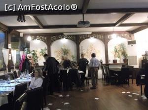 [P05] Spre dimineață, la plecare, cu șervețele pe jos scăpate din greșeală, dar vreau să vedeți sala și nu altceva. Decorurile care nouă ne-au plăcut, dar acum nu mai sunt. În locul lor sunt niște tablouri.  » foto by Aurici
 - 
<span class="allrVoted glyphicon glyphicon-heart hidden" id="av720839"></span>
<a class="m-l-10 hidden" id="sv720839" onclick="voting_Foto_DelVot(,720839,4083)" role="button">șterge vot <span class="glyphicon glyphicon-remove"></span></a>
<a id="v9720839" class=" c-red"  onclick="voting_Foto_SetVot(720839)" role="button"><span class="glyphicon glyphicon-heart-empty"></span> <b>LIKE</b> = Votează poza</a> <img class="hidden"  id="f720839W9" src="/imagini/loader.gif" border="0" /><span class="AjErrMes hidden" id="e720839ErM"></span>