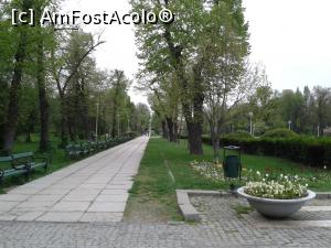 [P09] Alee din Parcul Carol, parc înscris pe lista monumentelor istorice din 2004, care duce la restaurantul Dineș.  » foto by Aurici
 - 
<span class="allrVoted glyphicon glyphicon-heart hidden" id="av728265"></span>
<a class="m-l-10 hidden" id="sv728265" onclick="voting_Foto_DelVot(,728265,4083)" role="button">șterge vot <span class="glyphicon glyphicon-remove"></span></a>
<a id="v9728265" class=" c-red"  onclick="voting_Foto_SetVot(728265)" role="button"><span class="glyphicon glyphicon-heart-empty"></span> <b>LIKE</b> = Votează poza</a> <img class="hidden"  id="f728265W9" src="/imagini/loader.gif" border="0" /><span class="AjErrMes hidden" id="e728265ErM"></span>