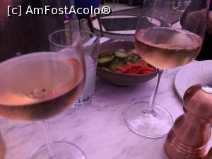 [P29] Calea Victoriei seara - Restaurantul Dragomir Niculescu, si printre pahare se vad si muraturile  are erau perfecte » foto by mishu
 - 
<span class="allrVoted glyphicon glyphicon-heart hidden" id="av1191576"></span>
<a class="m-l-10 hidden" id="sv1191576" onclick="voting_Foto_DelVot(,1191576,4083)" role="button">șterge vot <span class="glyphicon glyphicon-remove"></span></a>
<a id="v91191576" class=" c-red"  onclick="voting_Foto_SetVot(1191576)" role="button"><span class="glyphicon glyphicon-heart-empty"></span> <b>LIKE</b> = Votează poza</a> <img class="hidden"  id="f1191576W9" src="/imagini/loader.gif" border="0" /><span class="AjErrMes hidden" id="e1191576ErM"></span>