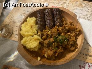 [P31] Restaurant Burebista - o farfurie completa acum » foto by mishu
 - 
<span class="allrVoted glyphicon glyphicon-heart hidden" id="av1337936"></span>
<a class="m-l-10 hidden" id="sv1337936" onclick="voting_Foto_DelVot(,1337936,4083)" role="button">șterge vot <span class="glyphicon glyphicon-remove"></span></a>
<a id="v91337936" class=" c-red"  onclick="voting_Foto_SetVot(1337936)" role="button"><span class="glyphicon glyphicon-heart-empty"></span> <b>LIKE</b> = Votează poza</a> <img class="hidden"  id="f1337936W9" src="/imagini/loader.gif" border="0" /><span class="AjErrMes hidden" id="e1337936ErM"></span>