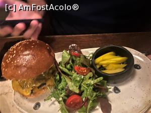 [P21] Salon Golescu - burgerul » foto by mishu
 - 
<span class="allrVoted glyphicon glyphicon-heart hidden" id="av1340615"></span>
<a class="m-l-10 hidden" id="sv1340615" onclick="voting_Foto_DelVot(,1340615,4083)" role="button">șterge vot <span class="glyphicon glyphicon-remove"></span></a>
<a id="v91340615" class=" c-red"  onclick="voting_Foto_SetVot(1340615)" role="button"><span class="glyphicon glyphicon-heart-empty"></span> <b>LIKE</b> = Votează poza</a> <img class="hidden"  id="f1340615W9" src="/imagini/loader.gif" border="0" /><span class="AjErrMes hidden" id="e1340615ErM"></span>