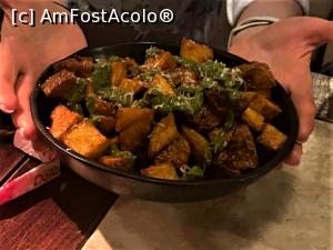 [P22] Salon Golescu - cartofii Harissa, excelenti » foto by mishu
 - 
<span class="allrVoted glyphicon glyphicon-heart hidden" id="av1340616"></span>
<a class="m-l-10 hidden" id="sv1340616" onclick="voting_Foto_DelVot(,1340616,4083)" role="button">șterge vot <span class="glyphicon glyphicon-remove"></span></a>
<a id="v91340616" class=" c-red"  onclick="voting_Foto_SetVot(1340616)" role="button"><span class="glyphicon glyphicon-heart-empty"></span> <b>LIKE</b> = Votează poza</a> <img class="hidden"  id="f1340616W9" src="/imagini/loader.gif" border="0" /><span class="AjErrMes hidden" id="e1340616ErM"></span>