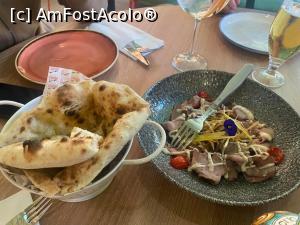 [P25] Restaurant AveForchetta - vitello tonatto si foccacia » foto by mishu
 - 
<span class="allrVoted glyphicon glyphicon-heart hidden" id="av1361727"></span>
<a class="m-l-10 hidden" id="sv1361727" onclick="voting_Foto_DelVot(,1361727,4083)" role="button">șterge vot <span class="glyphicon glyphicon-remove"></span></a>
<a id="v91361727" class=" c-red"  onclick="voting_Foto_SetVot(1361727)" role="button"><span class="glyphicon glyphicon-heart-empty"></span> <b>LIKE</b> = Votează poza</a> <img class="hidden"  id="f1361727W9" src="/imagini/loader.gif" border="0" /><span class="AjErrMes hidden" id="e1361727ErM"></span>