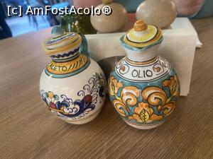 [P07] Restaurant AveForchetta - niste vase dragute in care se gaseste ulei si otet » foto by mishu
 - 
<span class="allrVoted glyphicon glyphicon-heart hidden" id="av1361709"></span>
<a class="m-l-10 hidden" id="sv1361709" onclick="voting_Foto_DelVot(,1361709,4083)" role="button">șterge vot <span class="glyphicon glyphicon-remove"></span></a>
<a id="v91361709" class=" c-red"  onclick="voting_Foto_SetVot(1361709)" role="button"><span class="glyphicon glyphicon-heart-empty"></span> <b>LIKE</b> = Votează poza</a> <img class="hidden"  id="f1361709W9" src="/imagini/loader.gif" border="0" /><span class="AjErrMes hidden" id="e1361709ErM"></span>