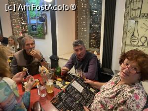[P06] Grivita Pub&Grill - acum incepeti sa ghiciti personajele » foto by mishu
 - 
<span class="allrVoted glyphicon glyphicon-heart hidden" id="av1397193"></span>
<a class="m-l-10 hidden" id="sv1397193" onclick="voting_Foto_DelVot(,1397193,4083)" role="button">șterge vot <span class="glyphicon glyphicon-remove"></span></a>
<a id="v91397193" class=" c-red"  onclick="voting_Foto_SetVot(1397193)" role="button"><span class="glyphicon glyphicon-heart-empty"></span> <b>LIKE</b> = Votează poza</a> <img class="hidden"  id="f1397193W9" src="/imagini/loader.gif" border="0" /><span class="AjErrMes hidden" id="e1397193ErM"></span>