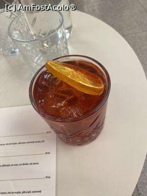 [P10] Restaurant 'De SOI' - cred ca la mine este Negroni » foto by mishu
 - 
<span class="allrVoted glyphicon glyphicon-heart hidden" id="av1417137"></span>
<a class="m-l-10 hidden" id="sv1417137" onclick="voting_Foto_DelVot(,1417137,4083)" role="button">șterge vot <span class="glyphicon glyphicon-remove"></span></a>
<a id="v91417137" class=" c-red"  onclick="voting_Foto_SetVot(1417137)" role="button"><span class="glyphicon glyphicon-heart-empty"></span> <b>LIKE</b> = Votează poza</a> <img class="hidden"  id="f1417137W9" src="/imagini/loader.gif" border="0" /><span class="AjErrMes hidden" id="e1417137ErM"></span>