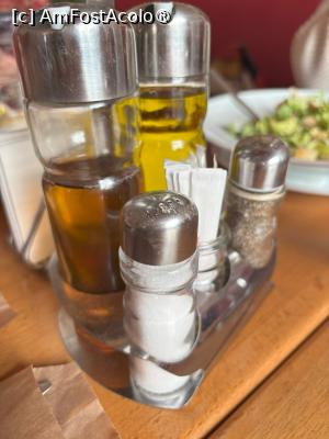 [P21] Restaurant La Mama - de pe masa » foto by mishu
 - 
<span class="allrVoted glyphicon glyphicon-heart hidden" id="av1469232"></span>
<a class="m-l-10 hidden" id="sv1469232" onclick="voting_Foto_DelVot(,1469232,4083)" role="button">șterge vot <span class="glyphicon glyphicon-remove"></span></a>
<a id="v91469232" class=" c-red"  onclick="voting_Foto_SetVot(1469232)" role="button"><span class="glyphicon glyphicon-heart-empty"></span> <b>LIKE</b> = Votează poza</a> <img class="hidden"  id="f1469232W9" src="/imagini/loader.gif" border="0" /><span class="AjErrMes hidden" id="e1469232ErM"></span>