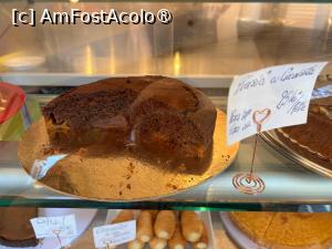 [P03] La Dolce Milano - vitrina cu produse » foto by mishu
 - 
<span class="allrVoted glyphicon glyphicon-heart hidden" id="av1475127"></span>
<a class="m-l-10 hidden" id="sv1475127" onclick="voting_Foto_DelVot(,1475127,4083)" role="button">șterge vot <span class="glyphicon glyphicon-remove"></span></a>
<a id="v91475127" class=" c-red"  onclick="voting_Foto_SetVot(1475127)" role="button"><span class="glyphicon glyphicon-heart-empty"></span> <b>LIKE</b> = Votează poza</a> <img class="hidden"  id="f1475127W9" src="/imagini/loader.gif" border="0" /><span class="AjErrMes hidden" id="e1475127ErM"></span>