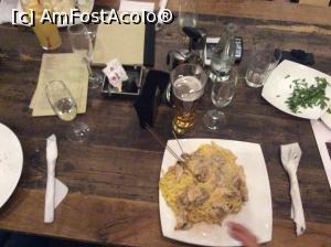 [P02] tagliatelle cu pui, ciuperci si sos de parmezan - are infipte ca si decor 3 paste de culori diferite. A fost felul care mi s-a parut cel mai gustos.  » foto by mishu
 - 
<span class="allrVoted glyphicon glyphicon-heart hidden" id="av709788"></span>
<a class="m-l-10 hidden" id="sv709788" onclick="voting_Foto_DelVot(,709788,4083)" role="button">șterge vot <span class="glyphicon glyphicon-remove"></span></a>
<a id="v9709788" class=" c-red"  onclick="voting_Foto_SetVot(709788)" role="button"><span class="glyphicon glyphicon-heart-empty"></span> <b>LIKE</b> = Votează poza</a> <img class="hidden"  id="f709788W9" src="/imagini/loader.gif" border="0" /><span class="AjErrMes hidden" id="e709788ErM"></span>