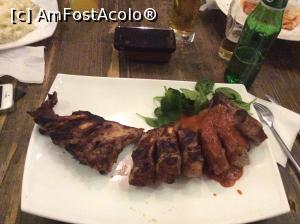 [P07] si astea este portia mea de coaste, foarte mare (am mai dat si la colegi) iar sosul am spus nu prea m-a entuziasmat, mai degraba frunzele de baby spinach.  » foto by mishu
 - 
<span class="allrVoted glyphicon glyphicon-heart hidden" id="av709793"></span>
<a class="m-l-10 hidden" id="sv709793" onclick="voting_Foto_DelVot(,709793,4083)" role="button">șterge vot <span class="glyphicon glyphicon-remove"></span></a>
<a id="v9709793" class=" c-red"  onclick="voting_Foto_SetVot(709793)" role="button"><span class="glyphicon glyphicon-heart-empty"></span> <b>LIKE</b> = Votează poza</a> <img class="hidden"  id="f709793W9" src="/imagini/loader.gif" border="0" /><span class="AjErrMes hidden" id="e709793ErM"></span>