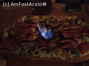 [P26] Restaurantul Excalibur - cred ca va bucurati ca nu este multa lumina, nu se vede prea bine ce este pe platou » foto by mishu
 - 
<span class="allrVoted glyphicon glyphicon-heart hidden" id="av748907"></span>
<a class="m-l-10 hidden" id="sv748907" onclick="voting_Foto_DelVot(,748907,4083)" role="button">șterge vot <span class="glyphicon glyphicon-remove"></span></a>
<a id="v9748907" class=" c-red"  onclick="voting_Foto_SetVot(748907)" role="button"><span class="glyphicon glyphicon-heart-empty"></span> <b>LIKE</b> = Votează poza</a> <img class="hidden"  id="f748907W9" src="/imagini/loader.gif" border="0" /><span class="AjErrMes hidden" id="e748907ErM"></span>