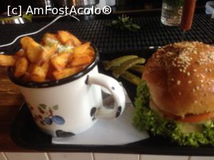 [P10] Krusty burger » foto by mishu
 - 
<span class="allrVoted glyphicon glyphicon-heart hidden" id="av832280"></span>
<a class="m-l-10 hidden" id="sv832280" onclick="voting_Foto_DelVot(,832280,4083)" role="button">șterge vot <span class="glyphicon glyphicon-remove"></span></a>
<a id="v9832280" class=" c-red"  onclick="voting_Foto_SetVot(832280)" role="button"><span class="glyphicon glyphicon-heart-empty"></span> <b>LIKE</b> = Votează poza</a> <img class="hidden"  id="f832280W9" src="/imagini/loader.gif" border="0" /><span class="AjErrMes hidden" id="e832280ErM"></span>