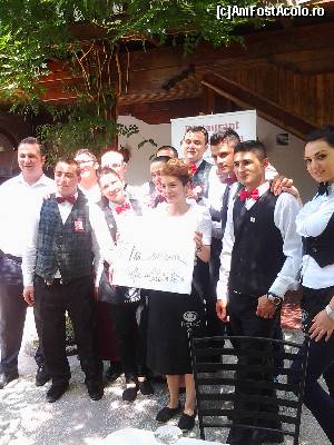 [P01] Fan-club Simona Halep la restaurantul 'La Cocosul Rosu' de pe Margelelor.  » foto by F2A1C
 - 
<span class="allrVoted glyphicon glyphicon-heart hidden" id="av513583"></span>
<a class="m-l-10 hidden" id="sv513583" onclick="voting_Foto_DelVot(,513583,4083)" role="button">șterge vot <span class="glyphicon glyphicon-remove"></span></a>
<a id="v9513583" class=" c-red"  onclick="voting_Foto_SetVot(513583)" role="button"><span class="glyphicon glyphicon-heart-empty"></span> <b>LIKE</b> = Votează poza</a> <img class="hidden"  id="f513583W9" src="/imagini/loader.gif" border="0" /><span class="AjErrMes hidden" id="e513583ErM"></span>