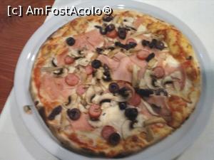 [P27] Pizza Quattro stagioni a fost foarte bună.  » foto by Carmen Ion
 - 
<span class="allrVoted glyphicon glyphicon-heart hidden" id="av834350"></span>
<a class="m-l-10 hidden" id="sv834350" onclick="voting_Foto_DelVot(,834350,4083)" role="button">șterge vot <span class="glyphicon glyphicon-remove"></span></a>
<a id="v9834350" class=" c-red"  onclick="voting_Foto_SetVot(834350)" role="button"><span class="glyphicon glyphicon-heart-empty"></span> <b>LIKE</b> = Votează poza</a> <img class="hidden"  id="f834350W9" src="/imagini/loader.gif" border="0" /><span class="AjErrMes hidden" id="e834350ErM"></span>